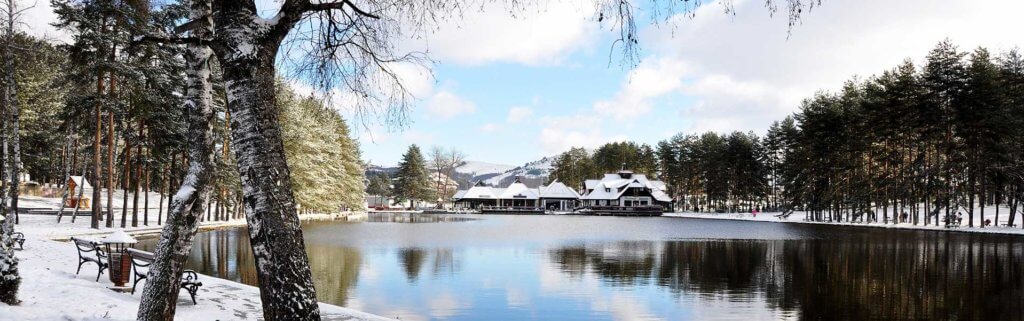 Lago Zlatibor no inverno