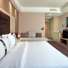 Holiday_INN_Belgrade_room