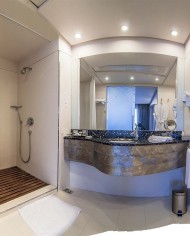 Bagno Hotel Zira