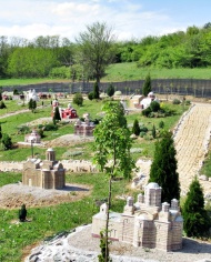 Serbia monasterios parque de miniaturas