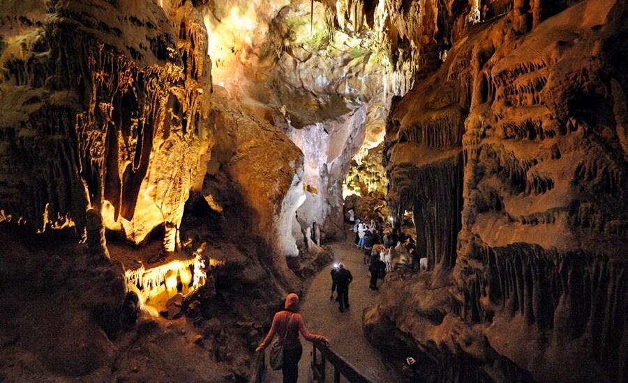 洞窟探検セルビア