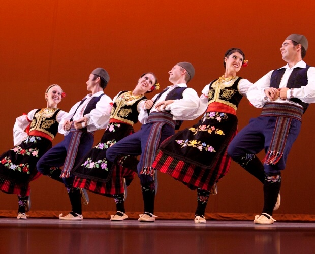 dança folclórica sérvia