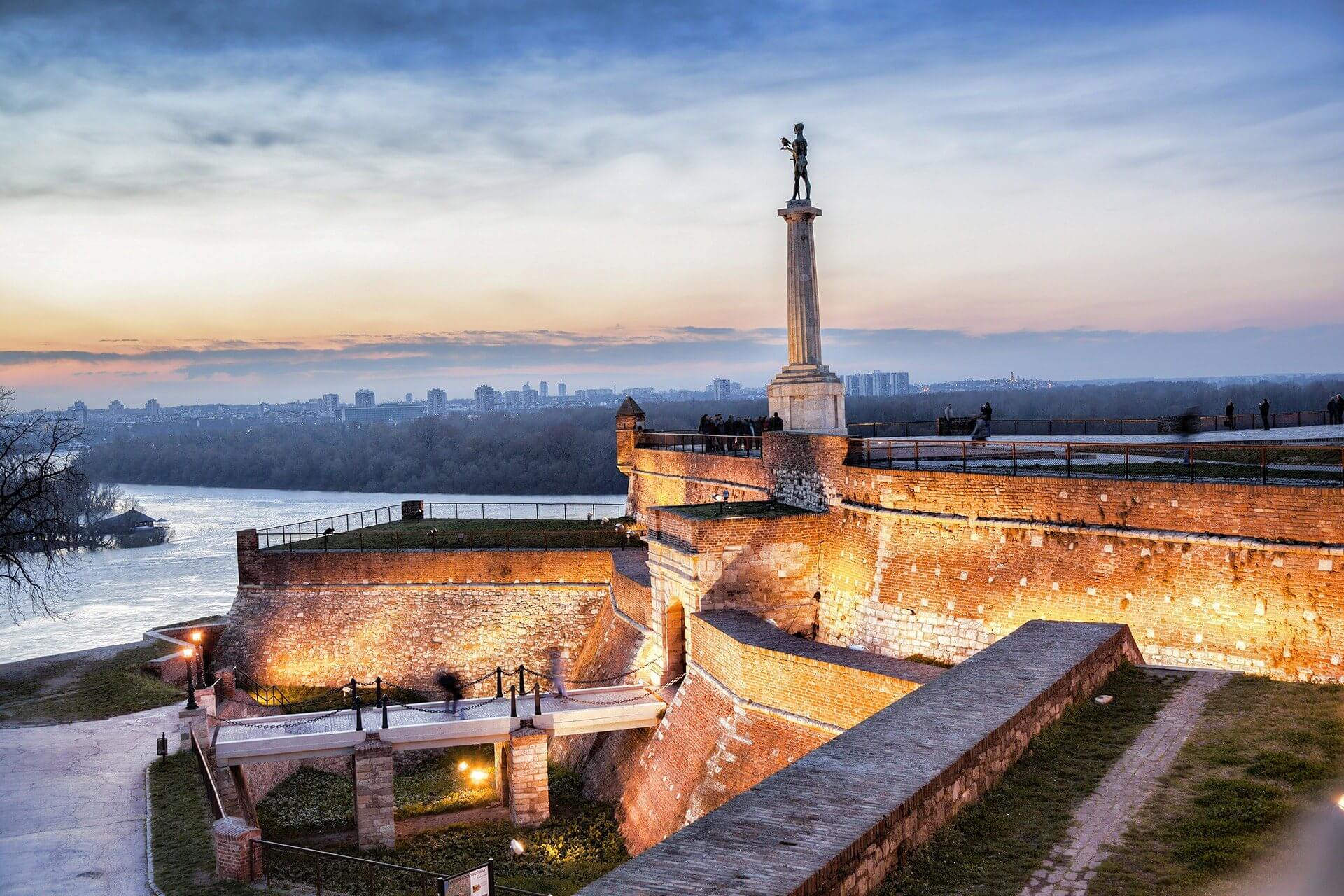 Город белград страна