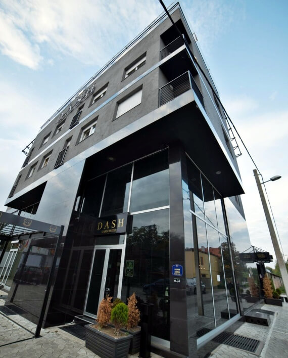 Otel Dash Yıldız Novi Sad giriş