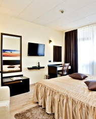 Hotel Novi Sad Schlafzimmer Premium