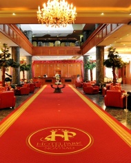 Hotel Park Novi Sad lobbyn