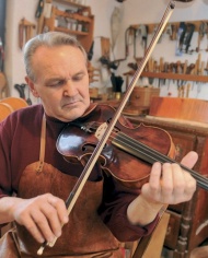 constructor de violín Ene Nemcek