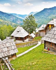 ville en bois Vue sur la Serbie