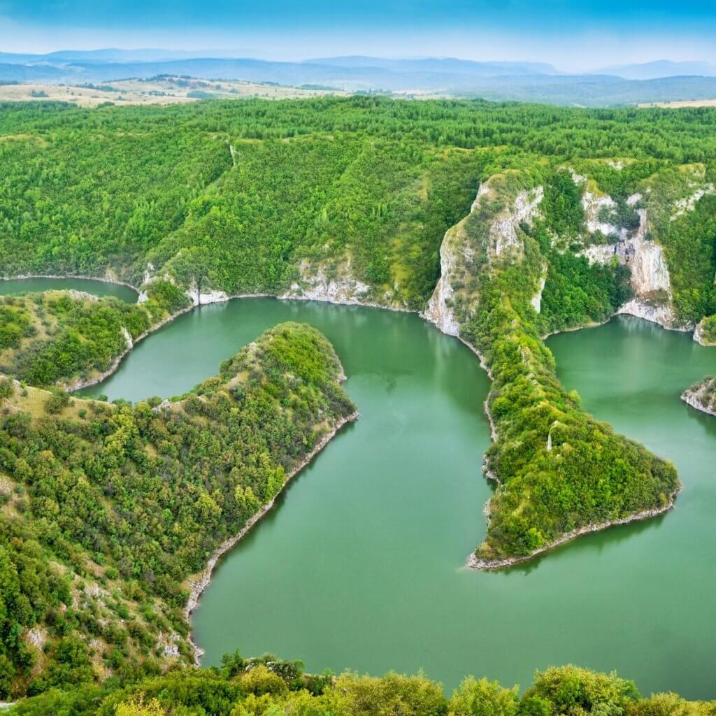 Sırbistan'daki Uvac Nehri