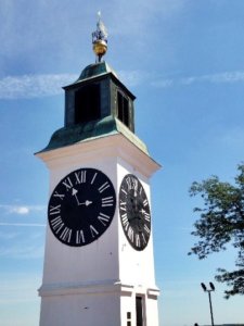 Reloj de torre Petrovaradin