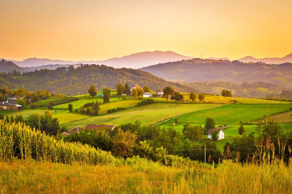 Valjevo region by vacker natur Serbien